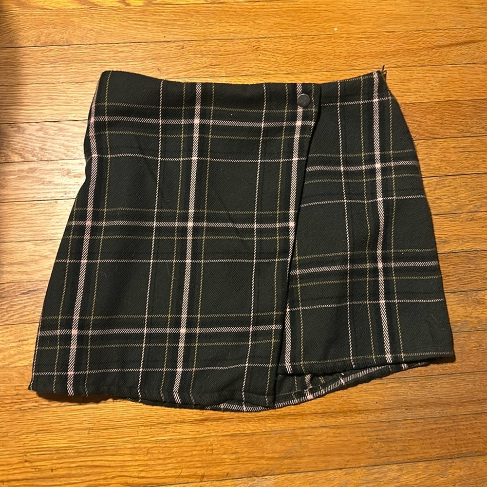 Adorableble plaid skirt size medium